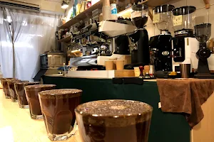 LO BI CAFÉ KMC 陋皕咖啡 高流店 image