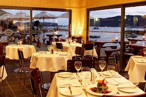 Cruise Café image