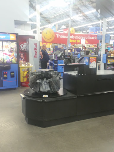 Department Store «Walmart Supercenter», reviews and photos, 415 Industrial Ave, Grinnell, IA 50112, USA