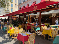Photos du propriétaire du Restaurant de grillades à la française Le Relais de l'Entrecôte à Paris - n°1