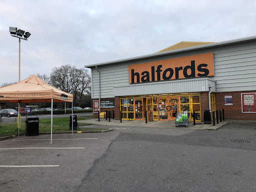 Halfords - Winnersh (Reading)