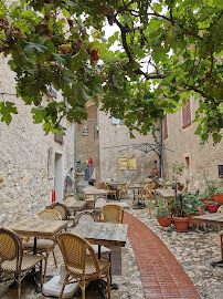 Atmosphère du Restaurant italien La Taverne d'Antan à Eze - n°5
