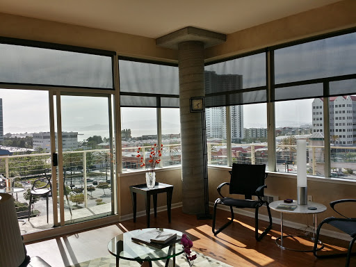 Shopping Mall «Powell Street Plaza Shopping Center», reviews and photos, 5795 Christie Ave, Emeryville, CA 94608, USA