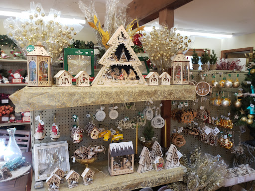 Garden Center «Town & Country Nurseries», reviews and photos, 1036 Saybrook Rd, Haddam, CT 06438, USA