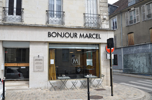 Bonjour Marcel à Bourges