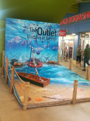 Clothing Store «Under Armour Factory House», reviews and photos, 3939 S Interstate Hwy 35 #650, San Marcos, TX 78666, USA