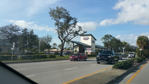 Clean Machine Car Wash en Naples