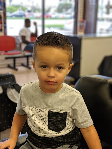 Barber Shop «Boomz Barber Shop», reviews and photos, 4020 S Cleveland Ave, Fort Myers, FL 33901, USA