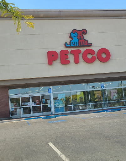 Pet Supply Store «Petco Animal Supplies», reviews and photos, 5151 Gosford Rd, Bakersfield, CA 93313, USA