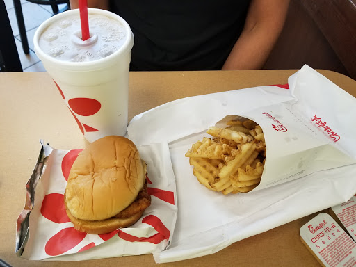 Fast Food Restaurant «Chick-fil-A», reviews and photos, 4737 Concord Pike Ste 760, Wilmington, DE 19803, USA