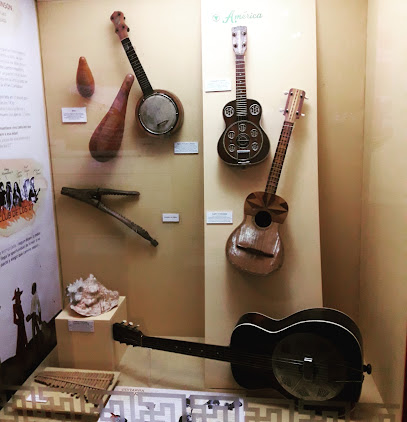Museo de Instrumentos Musicales 'Dr. Emilio Azzarini'