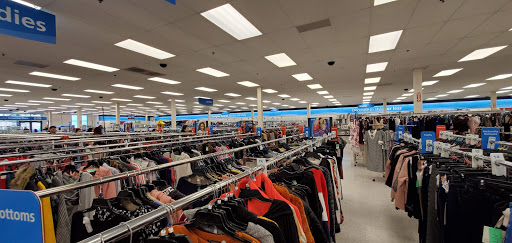 Clothing Store «Ross Dress for Less», reviews and photos, 3255 SW Cedar Hills Blvd, Beaverton, OR 97005, USA