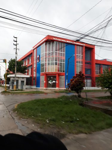 Opiniones de Colegio Tnt Manuel Clavero Muga en Iquitos - Escuela