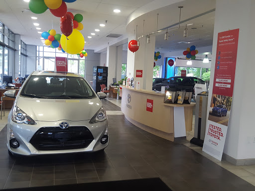 Toyota Dealer «Middletown Toyota», reviews and photos, 634 Newfield St, Middletown, CT 06457, USA