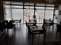 Atmosphère du Restaurant français Restaurant Le Dancourt à Charmes - n°4