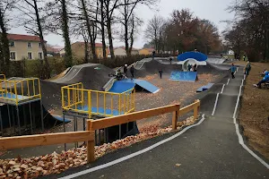 Skatepark de Les Abrets-en-Dauphiné image