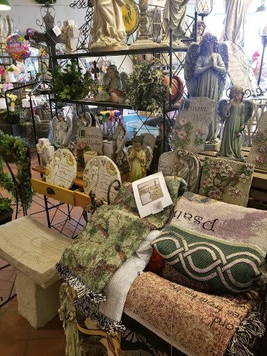 Florist «Thrifty Florist», reviews and photos, 211 S Telegraph Rd, Pontiac, MI 48341, USA