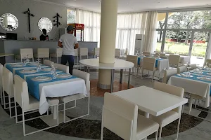 La Paloma Restaurante image