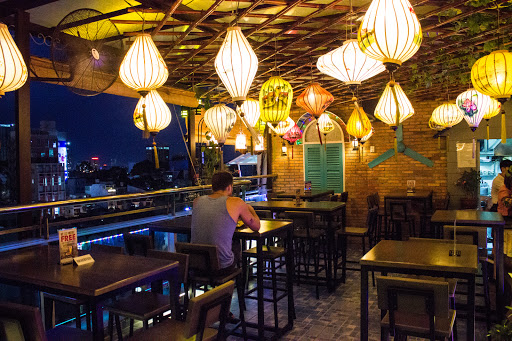 Bars with reserved areas for couples in Ho Chi Minh