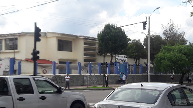 Escuela Fiscal Básica Panama - Cuenca