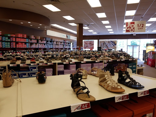 Shoe Store «Famous Footwear», reviews and photos, 977 Valley Rd, Gillette, NJ 07933, USA