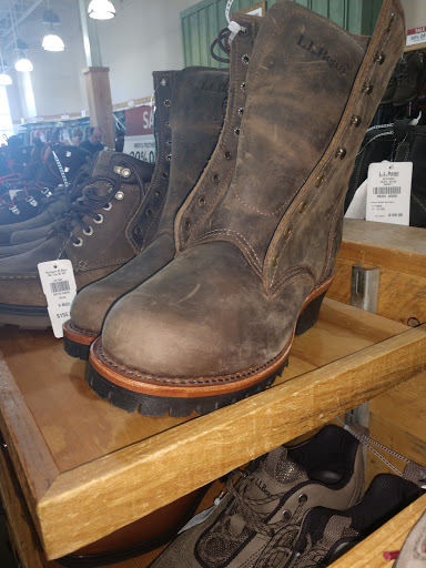 Clothing Store «L.L. Bean Outlet», reviews and photos, 1 Freeport Village Station, Freeport, ME 04033, USA