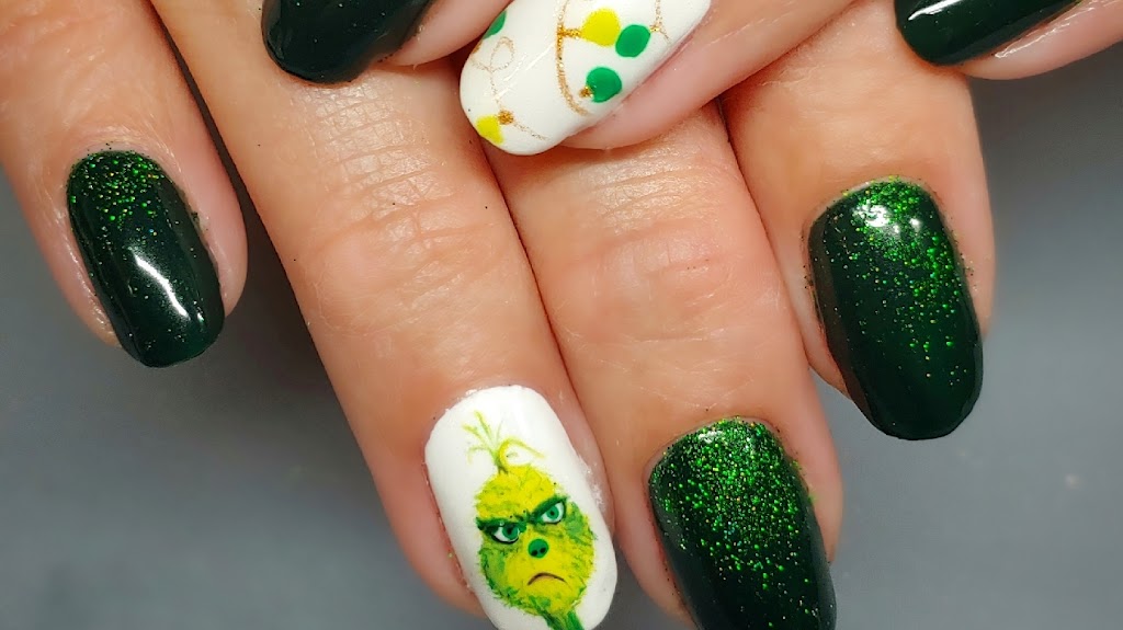 The Glitter Lab Nail Art Studio 03820
