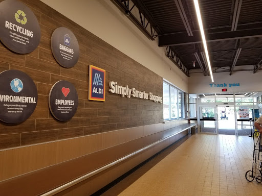 Supermarket «ALDI», reviews and photos, 1365 Lee St, Des Plaines, IL 60018, USA