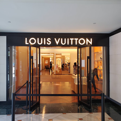 Shopping Mall «The Shops at Belmond Charleston Place», reviews and photos, 205 Meeting St, Charleston, SC 29401, USA