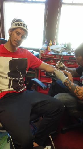 Tattoo Shop «Raining Ink», reviews and photos, 420 W 7th St, Columbia, TN 38401, USA