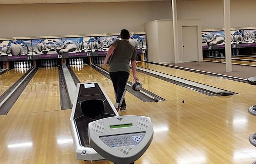 Bowling Alley «Poplar Creek Bowl», reviews and photos, 2354 W Higgins Rd, Hoffman Estates, IL 60169, USA