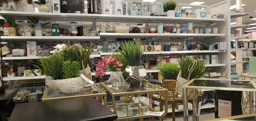 Clothing Store «Ross Dress for Less», reviews and photos, 909 N Landing Way, Renton, WA 98057, USA