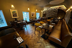 Avenue Cafe, Restaurant & Bar