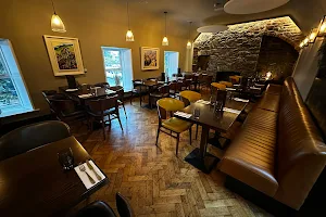 Avenue Cafe, Restaurant & Bar image