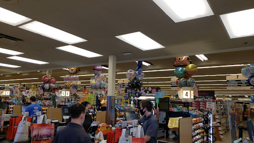 Grocery Store «Jewel-Osco», reviews and photos, 652 Kirk Rd, St Charles, IL 60174, USA