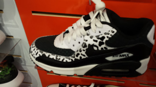 Shoe Store «Hibbett Sports», reviews and photos, 10435 Dixie Hwy, Louisville, KY 40272, USA