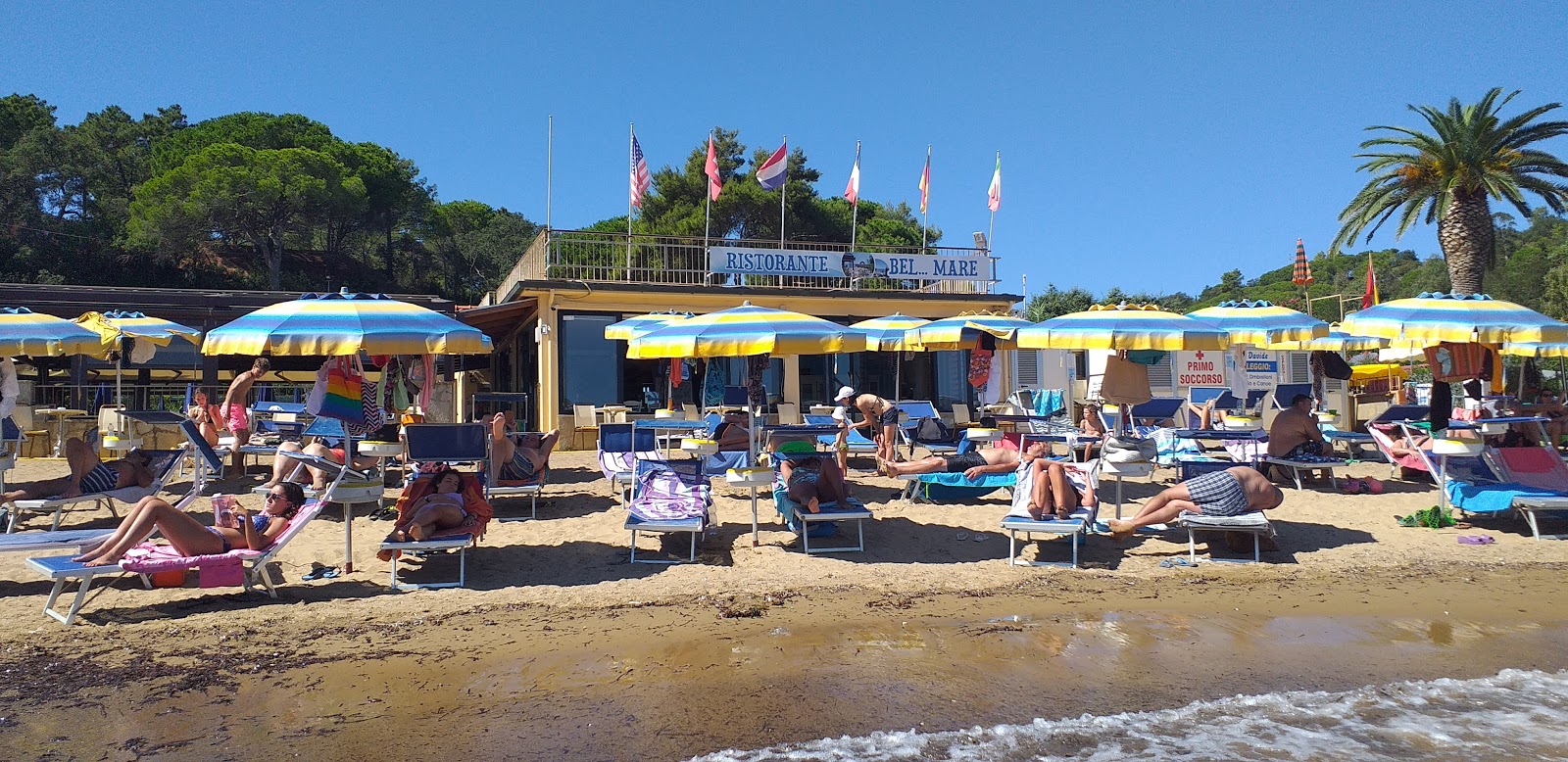 Foto van Straccoligno beach met turquoise puur water oppervlakte