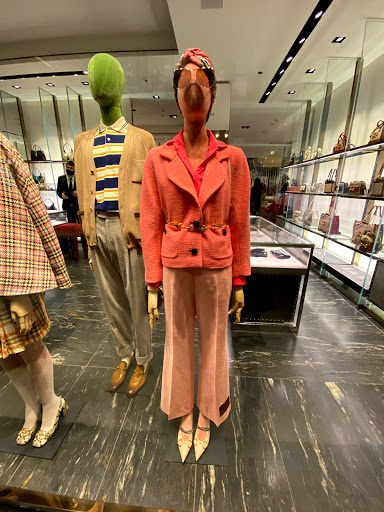 Shopping Mall «900 North Michigan Shops», reviews and photos, 900 N Michigan Ave, Chicago, IL 60611, USA