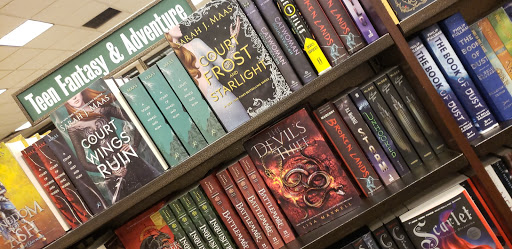 Book Store «Barnes & Noble», reviews and photos, 47 E Chicago Ave, Naperville, IL 60540, USA