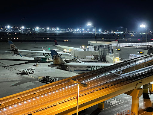 International airport Glendale