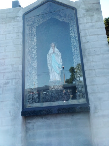 Opiniones de Estatua de la virgen en 18 de Mayo - Iglesia