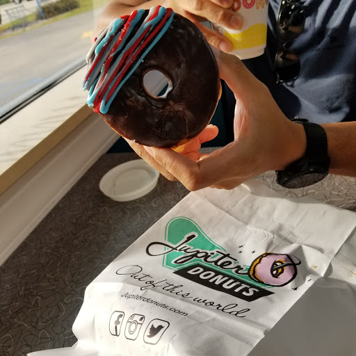 Donut Shop «Jupiter Donut Factory», reviews and photos, 141 Center St, Jupiter, FL 33458, USA