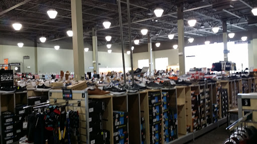 Shoe Store «DSW Designer Shoe Warehouse», reviews and photos, 5031 Shoppes Blvd, Moosic, PA 18507, USA