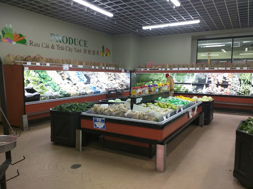 Shopping Mall «Fubonn Shopping Center», reviews and photos, 2850 SE 82nd Ave #80, Portland, OR 97266, USA