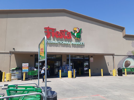 Supermarket «Tienda Fiesta Mart», reviews and photos, 210 E Davis St, Conroe, TX 77301, USA