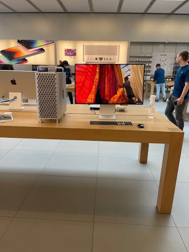 Computer Store «Apple Manhasset», reviews and photos, 1900 Northern Blvd, Manhasset, NY 11030, USA