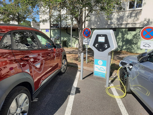 Borne de recharge de véhicules électriques SIEEEN Charging Station La Charité-sur-Loire