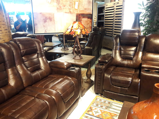 Furniture Store «Rooms To Go Furniture Store - Daytona Beach», reviews and photos, 2375 W International Speedway Blvd, Daytona Beach, FL 32114, USA