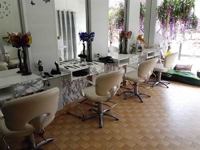 Lyne Coiffure Perruquier à Montreuil