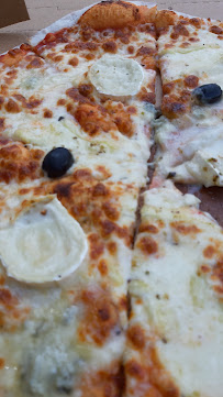 Pizza du Restaurant Pizzeria Les Embruns à Fréhel - n°8